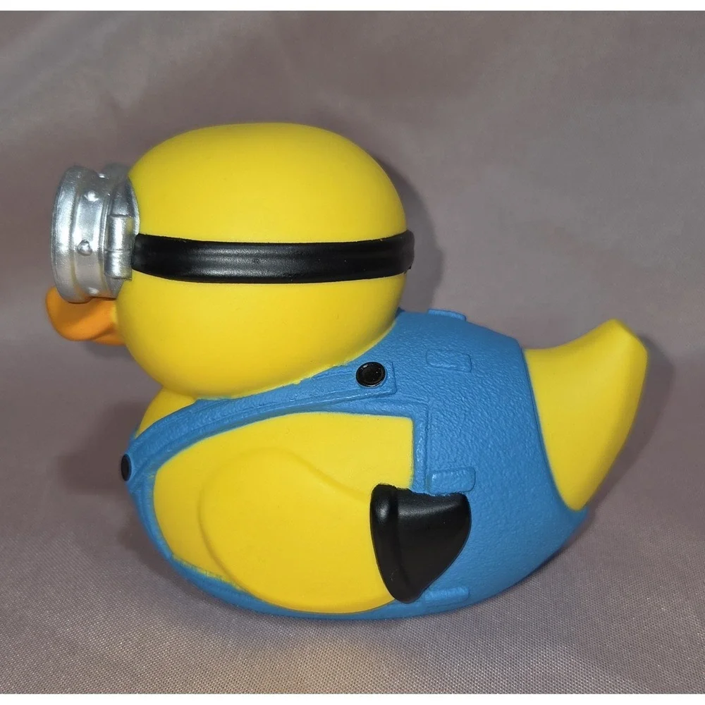TUBBZ 1st EDITION MINION BOB Collectible RUBBER Duck JEEP UNIVERSAL STUDIOS